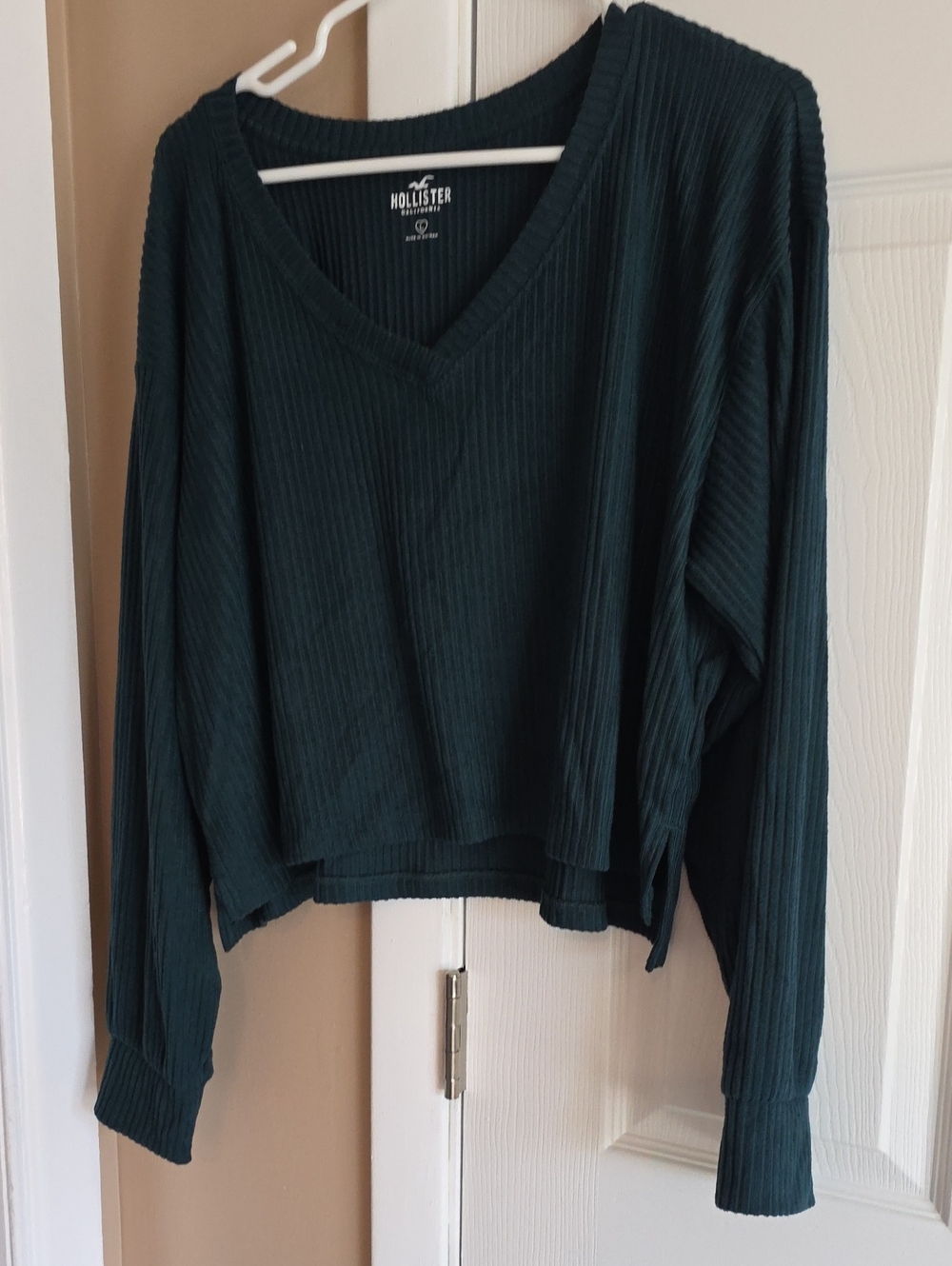 Women's Size L Hollister Ribbed V-Neck Long Sleeve Top — Deep Green